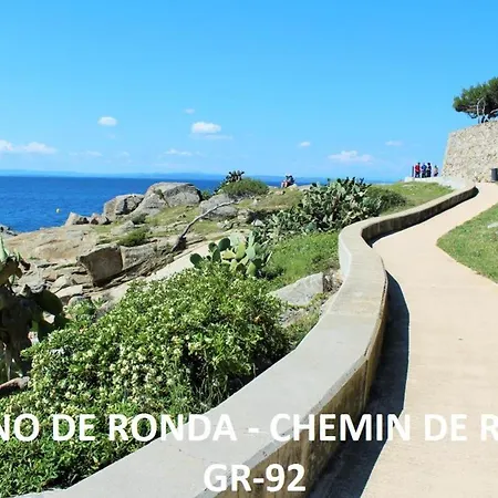 Apartamento Espectaculares Vistas Al Mar En Primera Linea, Terraza, Aire Acondicionado, Y Wifi En - Es-258-68 Rosas